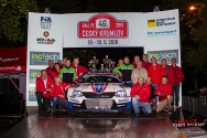 Rallye Český Krumlov: Vítězná posádka Jan Kopecký a Pavel Dresler s pořadateli